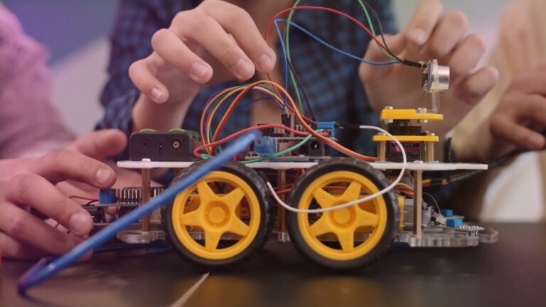 Integraci&oacute;n Efectiva de la Educaci&oacute;n STEM en el Curr&iacute;culum Escolar